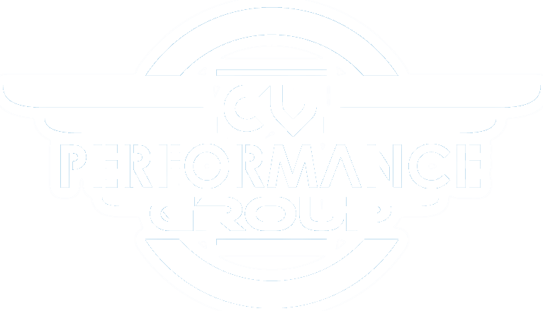 Logo mit blau-weißem Text „CV Performance Group“ in fetter, stilisierter Schrift. Das Design zeichnet sich durch einen kreisförmigen Umriss mit horizontalen, flügelartigen Linien aus, die von beiden Seiten ausgehen.